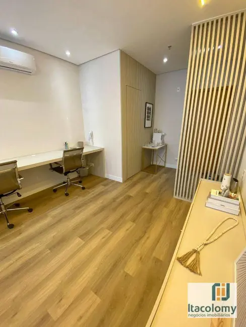 Foto 1 de Sala Comercial à venda, 30m2 em Tamboré, Santana De Parnaiba - SP