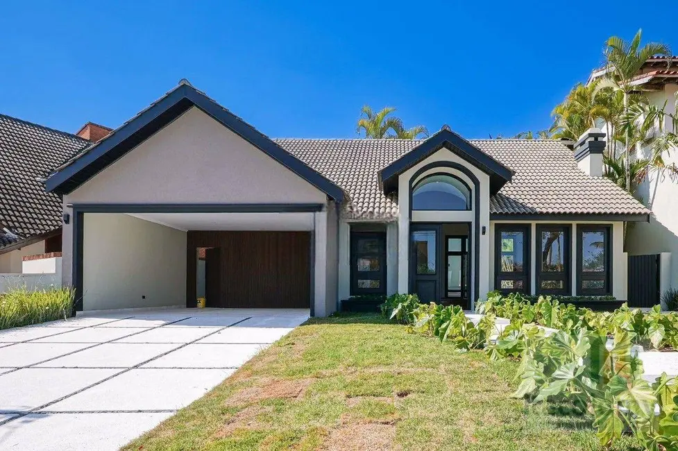 Casa de Condomínio com 5 quartos à venda, 600m2 em Santana De Parnaiba - SP - imagem 3 Foto 3 de Casa de Condomínio com 5 quartos à venda, 600m2 em Santana De Parnaiba - SP