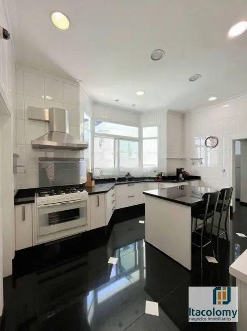 Casa de Condomínio com 4 quartos à venda, 1200m2 em Residencial Tamboré, Barueri - SP - imagem 8 Foto 8 de Casa de Condomínio com 4 quartos à venda, 1200m2 em Residencial Tamboré, Barueri - SP