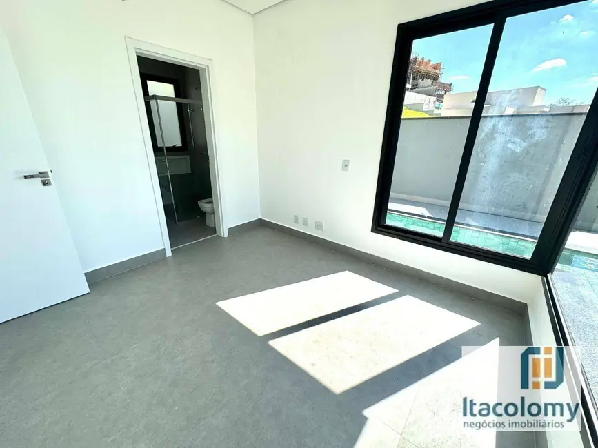 Casa de Condomínio com 6 quartos à venda, 512m2 em Santana De Parnaiba - SP - imagem 4 Foto 4 de Casa de Condomínio com 6 quartos à venda, 512m2 em Santana De Parnaiba - SP