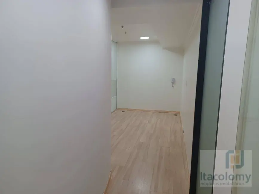 Sala Comercial para alugar, 184m2 em Vila Olímpia, São Paulo - SP - imagem 5 Foto 5 de Sala Comercial para alugar, 184m2 em Vila Olímpia, São Paulo - SP