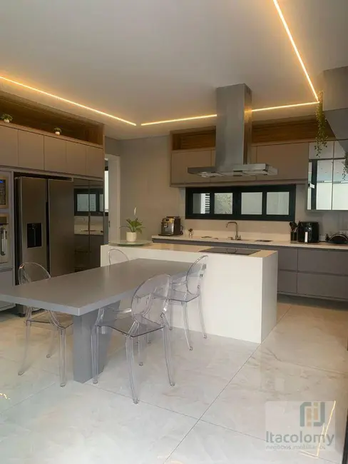 Foto 3 de Casa de Condomínio com 4 quartos à venda, 600m2 em Santana De Parnaiba - SP