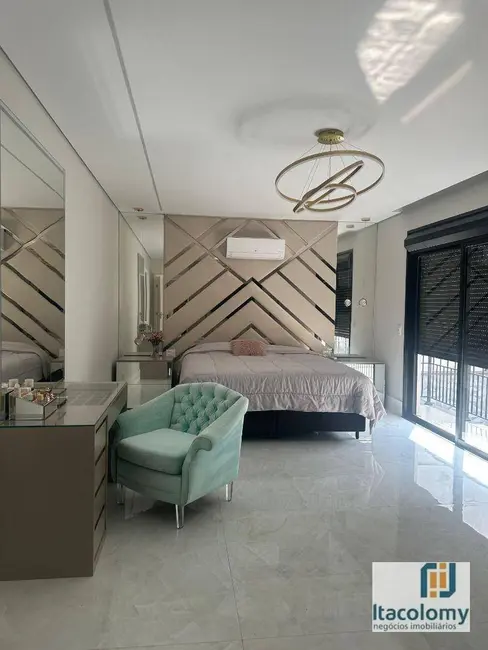 Foto 2 de Casa de Condomínio com 4 quartos à venda, 600m2 em Santana De Parnaiba - SP