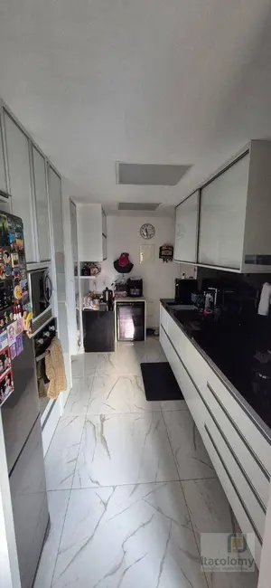 Apartamento com 3 quartos à venda, 107m2 em Alphaville Conde II, Barueri - SP - imagem 5 Foto 5 de Apartamento com 3 quartos à venda, 107m2 em Alphaville Conde II, Barueri - SP