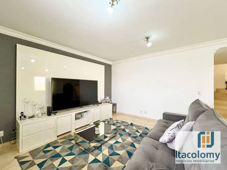 Casa de Condomínio com 3 quartos à venda, 360m2 em Santana De Parnaiba - SP - imagem 8 Foto 8 de Casa de Condomínio com 3 quartos à venda, 360m2 em Santana De Parnaiba - SP