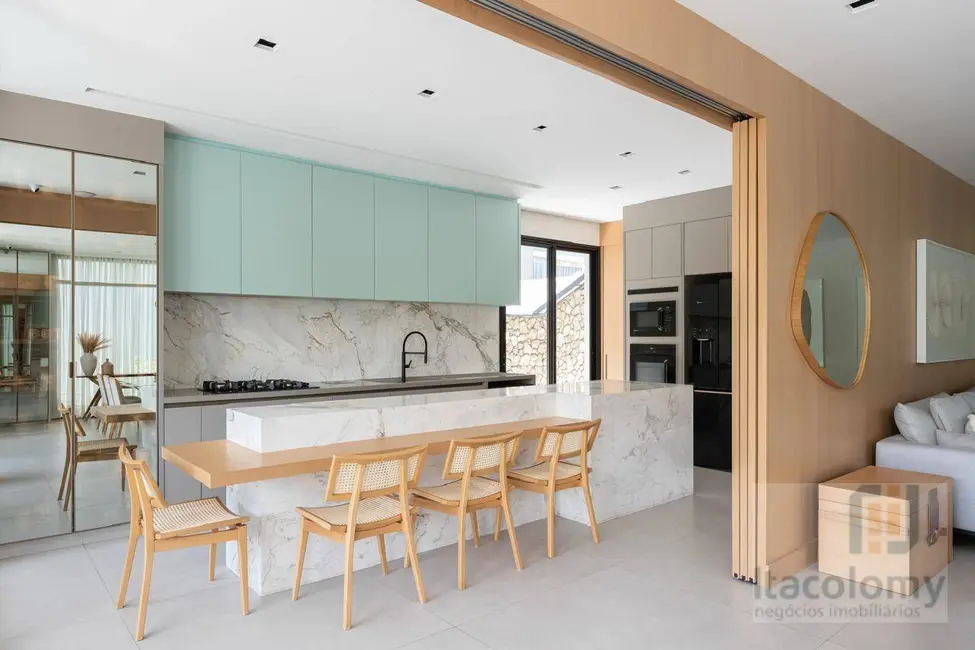 Casa de Condomínio com 4 quartos à venda, 420m2 em Tamboré, Barueri - SP - imagem 5 Foto 5 de Casa de Condomínio com 4 quartos à venda, 420m2 em Tamboré, Barueri - SP