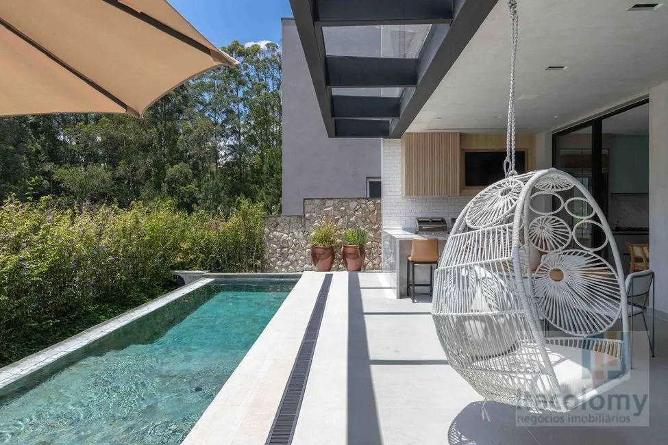 Casa de Condomínio com 4 quartos à venda, 420m2 em Tamboré, Barueri - SP - imagem 2 Foto 2 de Casa de Condomínio com 4 quartos à venda, 420m2 em Tamboré, Barueri - SP