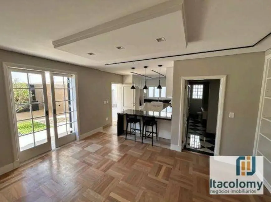 Foto 4 de Casa com 4 quartos à venda, 650m2 em Jardim Everest, São Paulo - SP