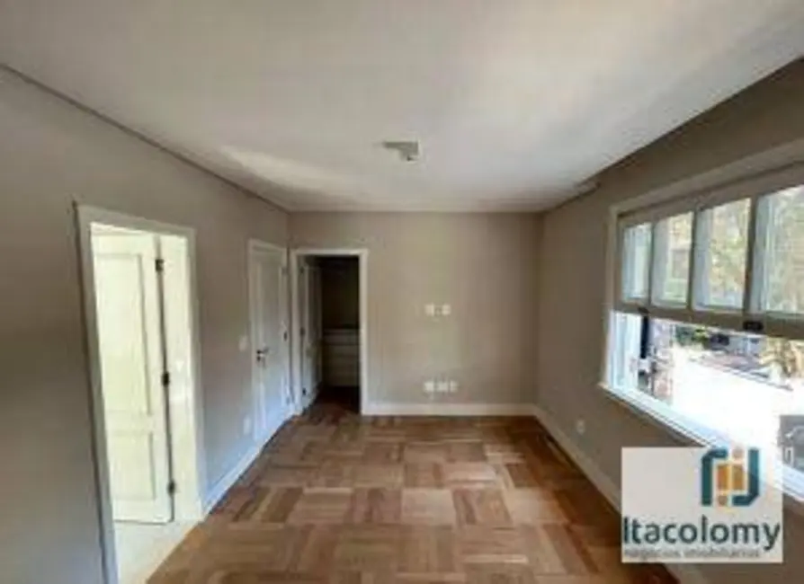 Foto 8 de Casa com 4 quartos à venda, 650m2 em Jardim Everest, São Paulo - SP