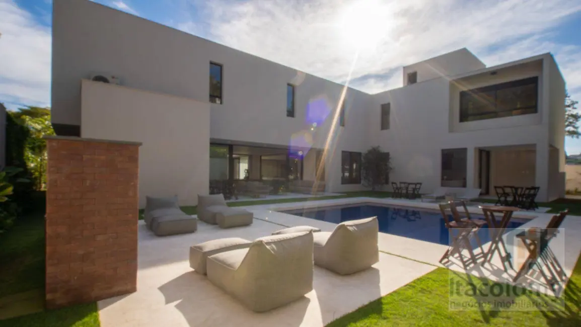 Foto 2 de Casa de Condomínio com 5 quartos à venda, 1280m2 em Santana De Parnaiba - SP