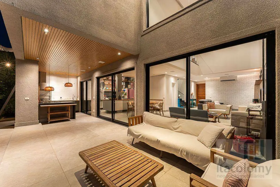 Casa de Condomínio com 4 quartos à venda, 420m2 em Colinas da Anhangüera, Santana De Parnaiba - SP - imagem 3 Foto 3 de Casa de Condomínio com 4 quartos à venda, 420m2 em Colinas da Anhangüera, Santana De Parnaiba - SP