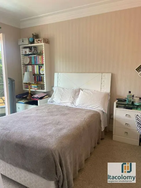 Foto 4 de Casa de Condomínio com 4 quartos à venda, 360m2 em Santana De Parnaiba - SP