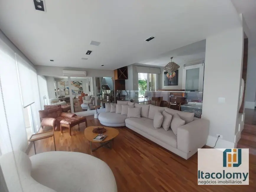 Casa de Condomínio com 5 quartos à venda e para alugar, 560m2 em Barueri - SP - imagem 3 Foto 3 de Casa de Condomínio com 5 quartos à venda e para alugar, 560m2 em Barueri - SP