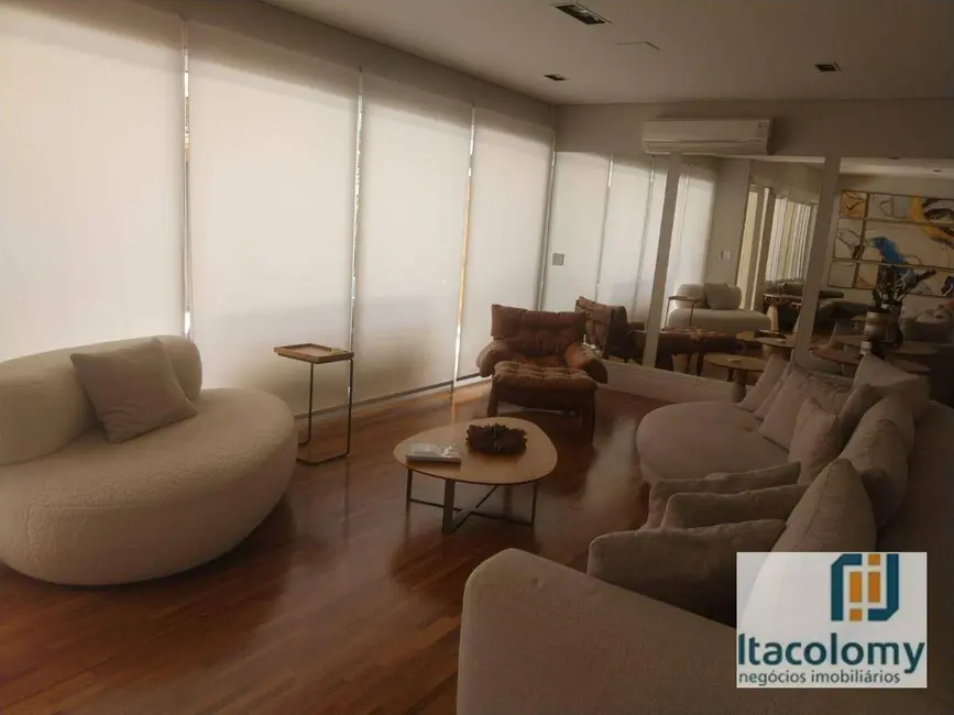 Casa de Condomínio com 5 quartos à venda e para alugar, 560m2 em Barueri - SP - imagem 4 Foto 4 de Casa de Condomínio com 5 quartos à venda e para alugar, 560m2 em Barueri - SP