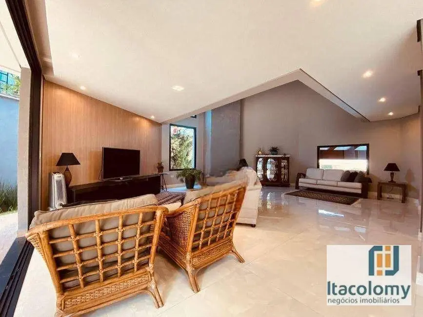 Foto 8 de Casa de Condomínio com 3 quartos à venda, 560m2 em Santana De Parnaiba - SP