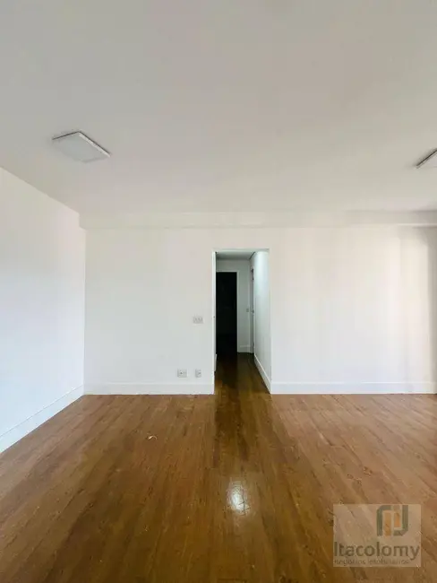 Foto 2 de Apartamento com 3 quartos à venda, 107m2 em Alphaville Conde II, Barueri - SP