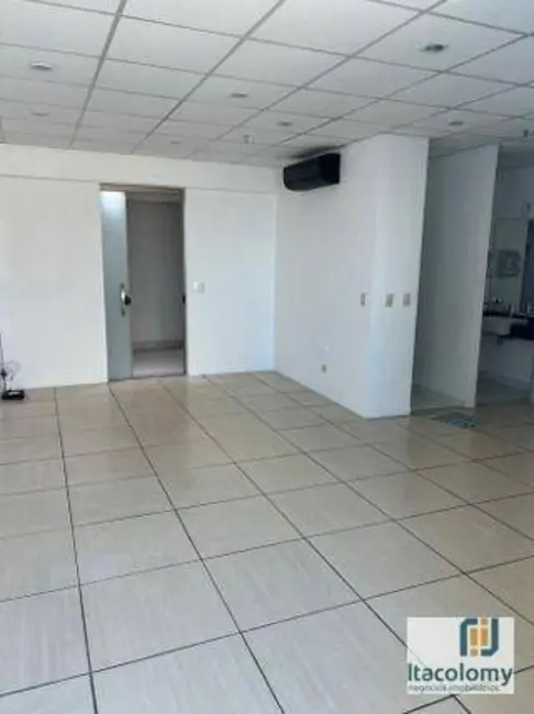 Foto 1 de Sala Comercial para alugar, 59m2 em Empresarial 18 do Forte, Barueri - SP