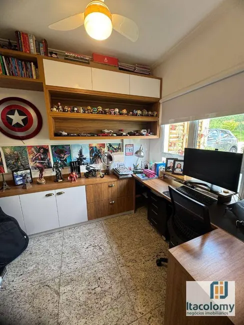 Casa de Condomínio com 3 quartos à venda, 235m2 em Santana De Parnaiba - SP - imagem 6 Foto 6 de Casa de Condomínio com 3 quartos à venda, 235m2 em Santana De Parnaiba - SP