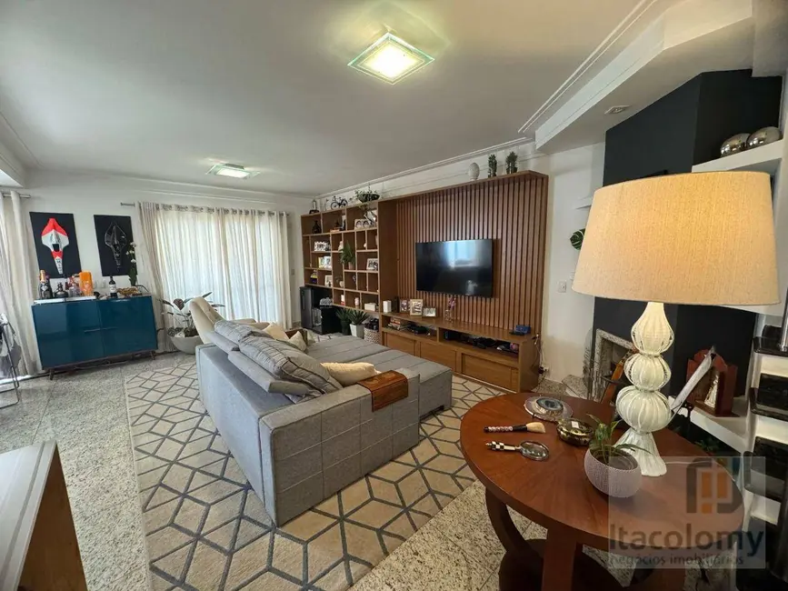 Casa de Condomínio com 3 quartos à venda, 235m2 em Santana De Parnaiba - SP - imagem 2 Foto 2 de Casa de Condomínio com 3 quartos à venda, 235m2 em Santana De Parnaiba - SP