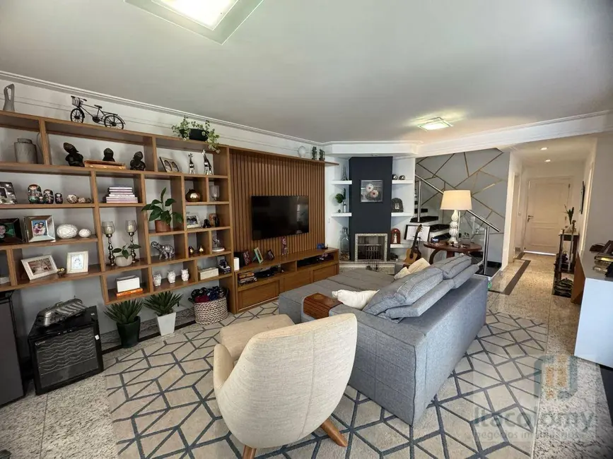 Casa de Condomínio com 3 quartos à venda, 235m2 em Santana De Parnaiba - SP - imagem 5 Foto 5 de Casa de Condomínio com 3 quartos à venda, 235m2 em Santana De Parnaiba - SP