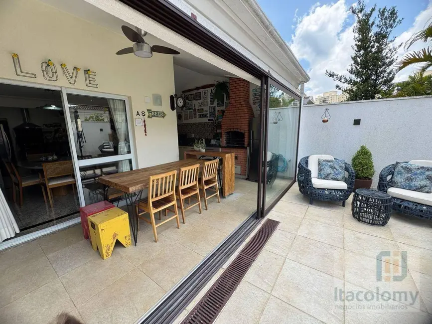 Casa de Condomínio com 3 quartos à venda, 235m2 em Santana De Parnaiba - SP - imagem 3 Foto 3 de Casa de Condomínio com 3 quartos à venda, 235m2 em Santana De Parnaiba - SP