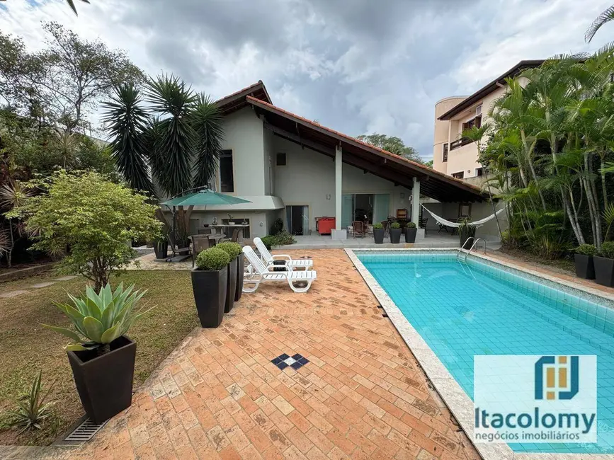 Foto 2 de Casa de Condomínio com 4 quartos para alugar, 720m2 em Barueri - SP