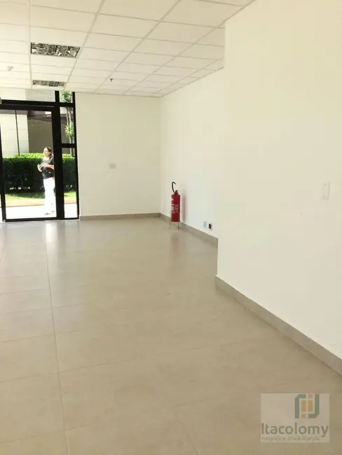 Foto 1 de Loja para alugar, 117m2 em Alphaville Industrial, Barueri - SP