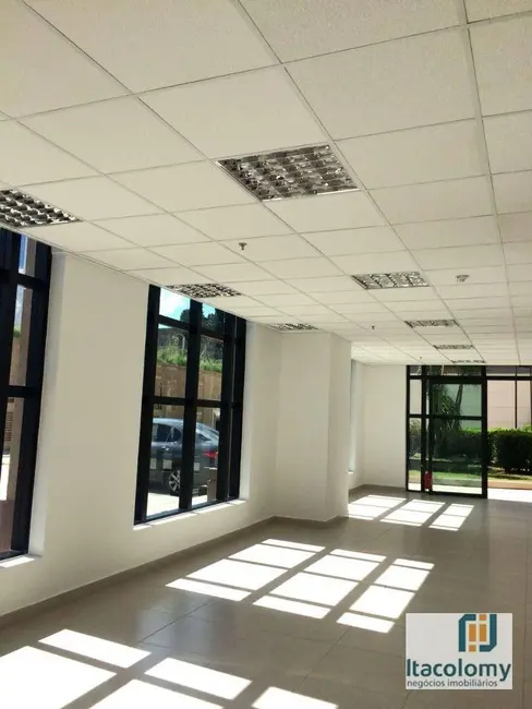 Loja para alugar, 117m2 em Alphaville Industrial, Barueri - SP - imagem 2 Foto 2 de Loja para alugar, 117m2 em Alphaville Industrial, Barueri - SP