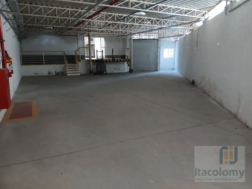 Foto 3 de Armazém / Galpão à venda, 1610m2 em Jardim Califórnia, Barueri - SP