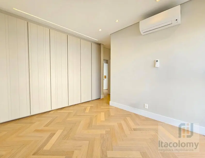 Foto 9 de Apartamento com 3 quartos à venda, 290m2 em Vila Nova Conceição, São Paulo - SP