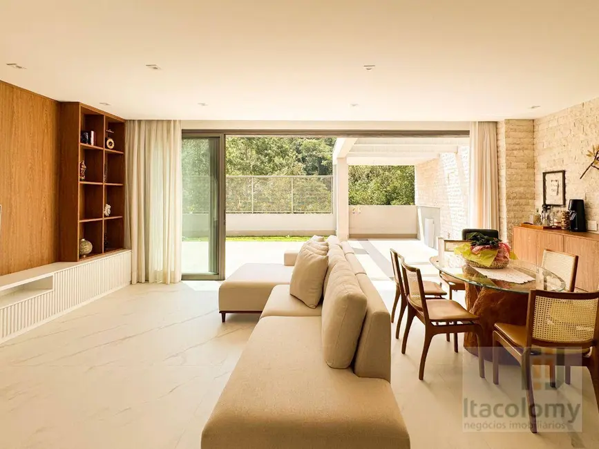 Foto 4 de Casa de Condomínio com 3 quartos à venda, 200m2 em Santana De Parnaiba - SP