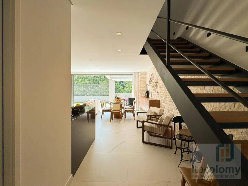 Foto 8 de Casa de Condomínio com 3 quartos à venda, 200m2 em Santana De Parnaiba - SP