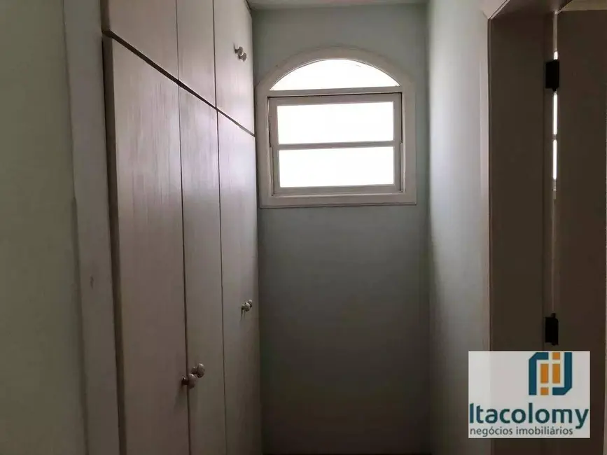 Foto 9 de Casa de Condomínio com 3 quartos à venda, 560m2 em Barueri - SP