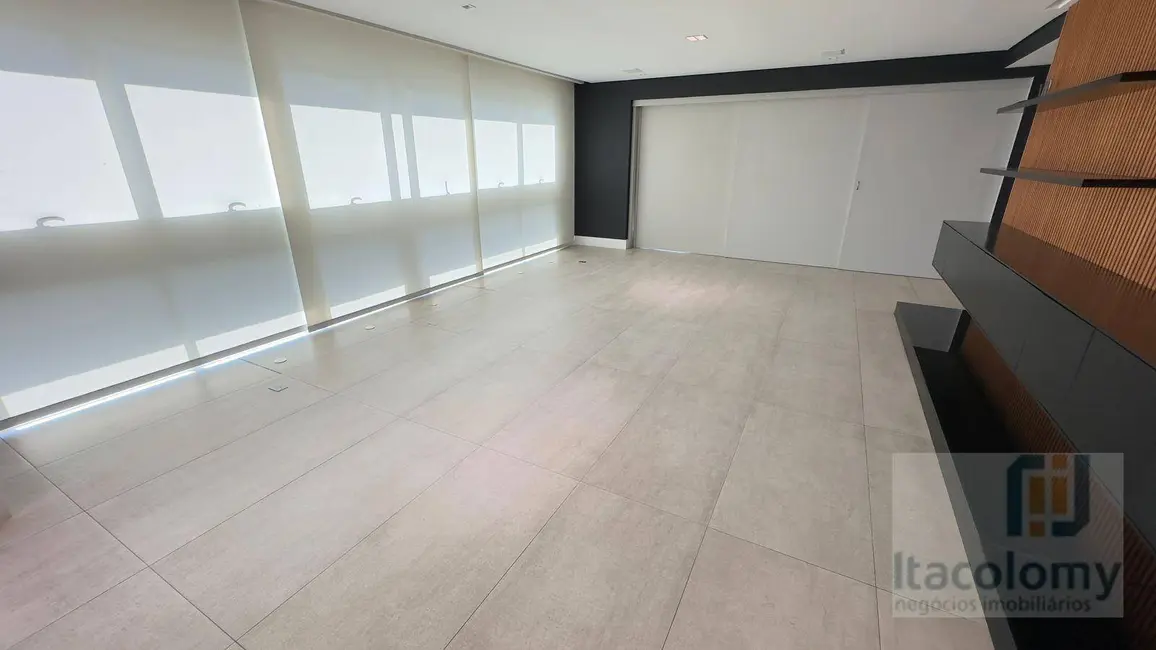 Foto 2 de Apartamento com 3 quartos à venda e para alugar, 258m2 em Alphaville Industrial, Barueri - SP