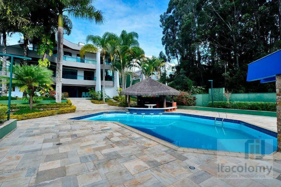 Casa de Condomínio com 4 quartos à venda, 1750m2 em Residencial Tamboré, Barueri - SP - imagem 5 Foto 5 de Casa de Condomínio com 4 quartos à venda, 1750m2 em Residencial Tamboré, Barueri - SP