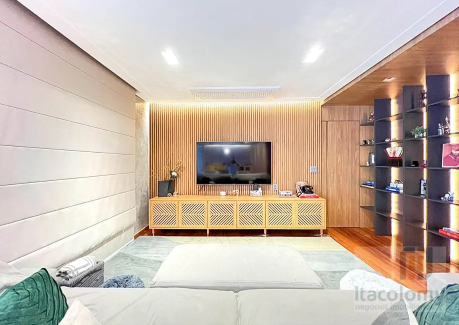 Foto 9 de Apartamento com 3 quartos à venda, 226m2 em Vila Nova Conceição, São Paulo - SP