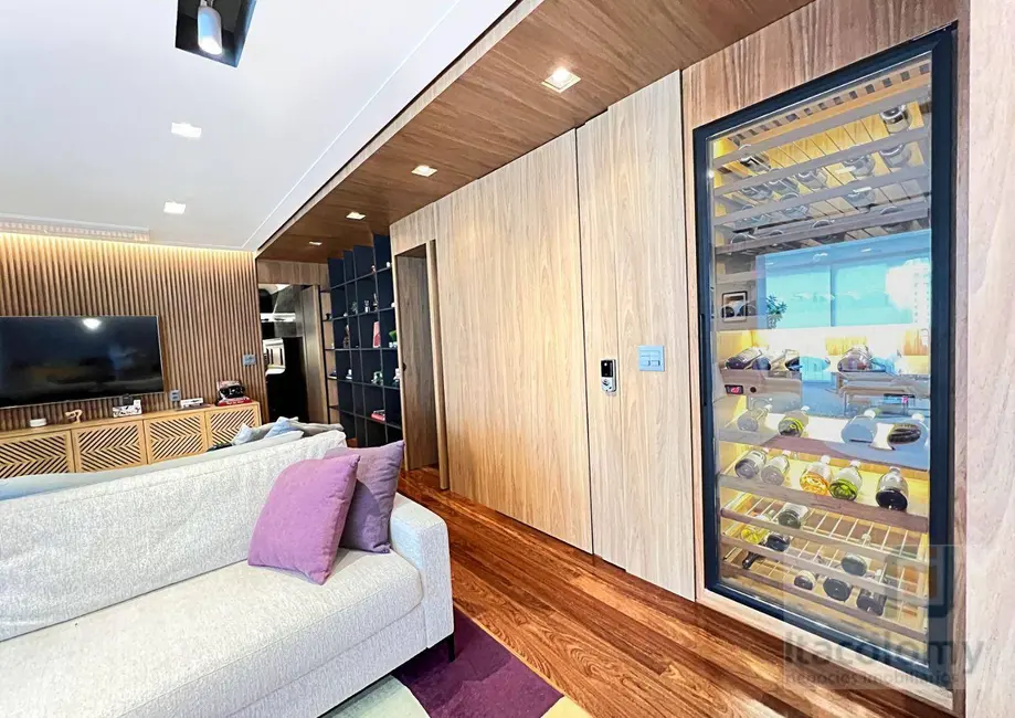 Foto 6 de Apartamento com 3 quartos à venda, 226m2 em Vila Nova Conceição, São Paulo - SP