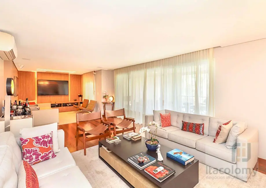 Foto 5 de Apartamento com 3 quartos à venda, 226m2 em Vila Nova Conceição, São Paulo - SP