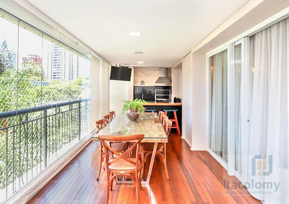 Apartamento com 3 quartos à venda, 226m2 em Vila Nova Conceição, São Paulo - SP - imagem 3 Foto 3 de Apartamento com 3 quartos à venda, 226m2 em Vila Nova Conceição, São Paulo - SP