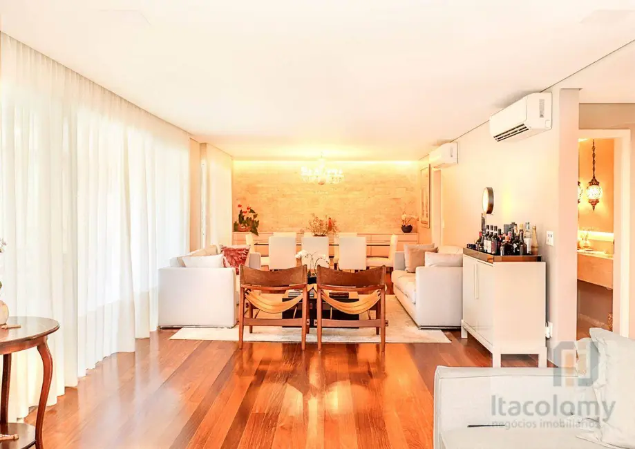 Apartamento com 3 quartos à venda, 226m2 em Vila Nova Conceição, São Paulo - SP - imagem 9 Foto 9 de Apartamento com 3 quartos à venda, 226m2 em Vila Nova Conceição, São Paulo - SP