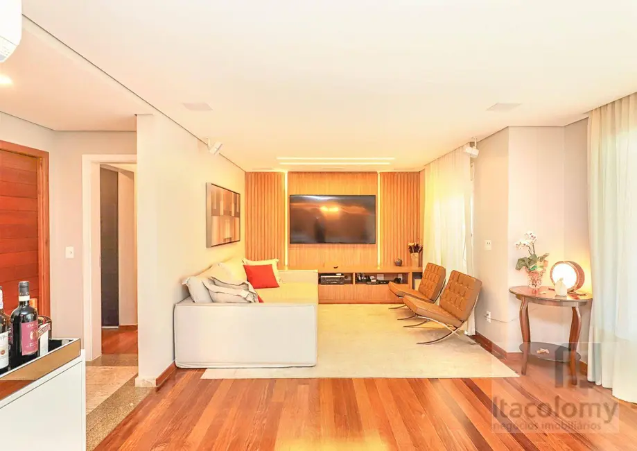 Foto 6 de Apartamento com 3 quartos à venda, 226m2 em Vila Nova Conceição, São Paulo - SP