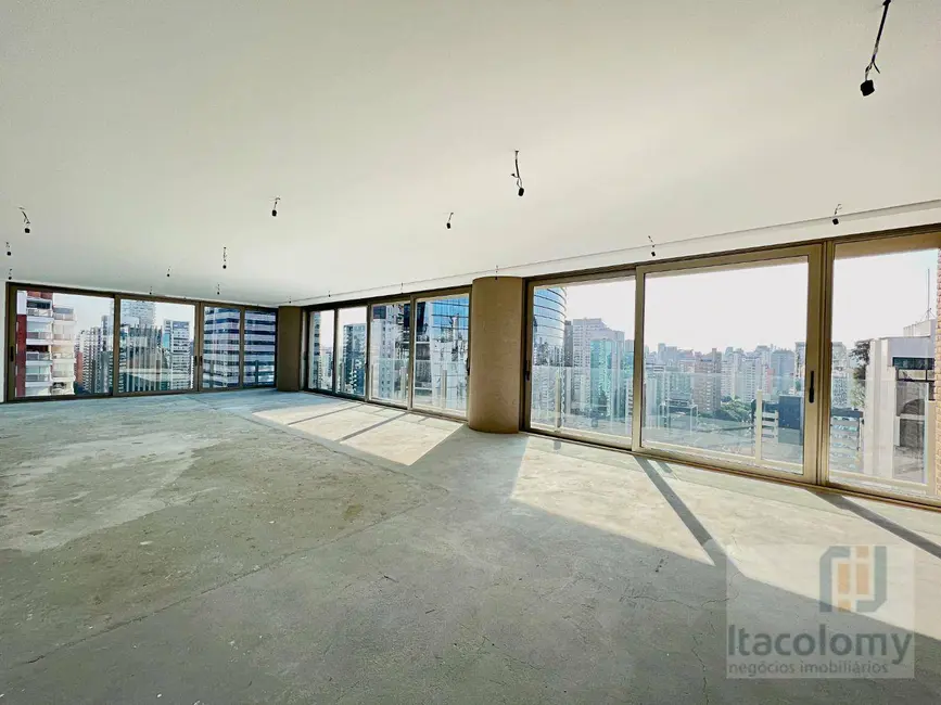 Foto 3 de Apartamento com 4 quartos à venda, 335m2 em Itaim Bibi, São Paulo - SP