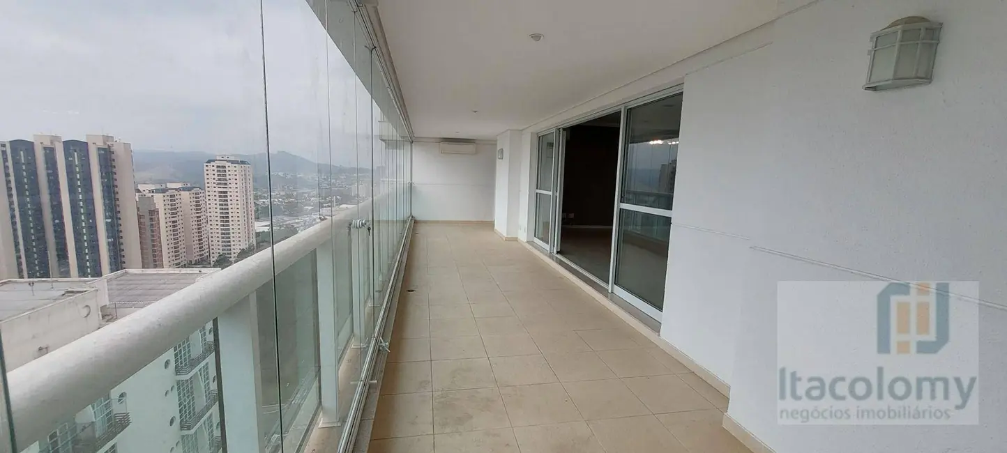 Apartamento com 4 quartos para alugar, 243m2 em Alphaville Industrial, Barueri - SP - imagem 9 Foto 9 de Apartamento com 4 quartos para alugar, 243m2 em Alphaville Industrial, Barueri - SP