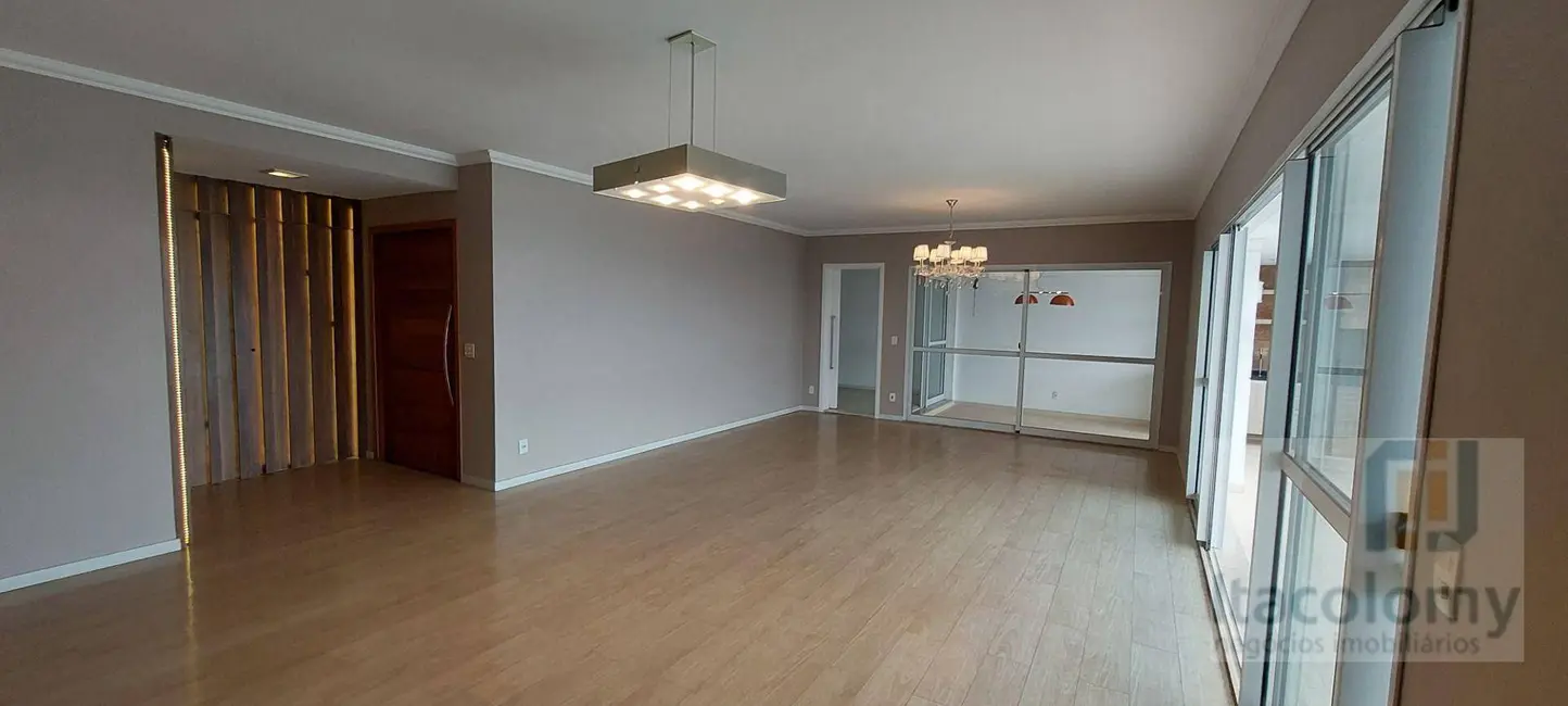 Apartamento com 4 quartos para alugar, 243m2 em Alphaville Industrial, Barueri - SP - imagem 3 Foto 3 de Apartamento com 4 quartos para alugar, 243m2 em Alphaville Industrial, Barueri - SP