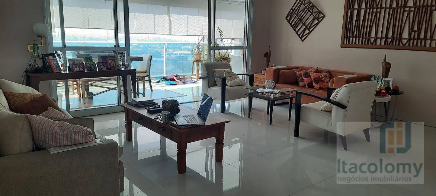 Foto 1 de Apartamento com 4 quartos para alugar, 207m2 em Alphaville Industrial, Barueri - SP