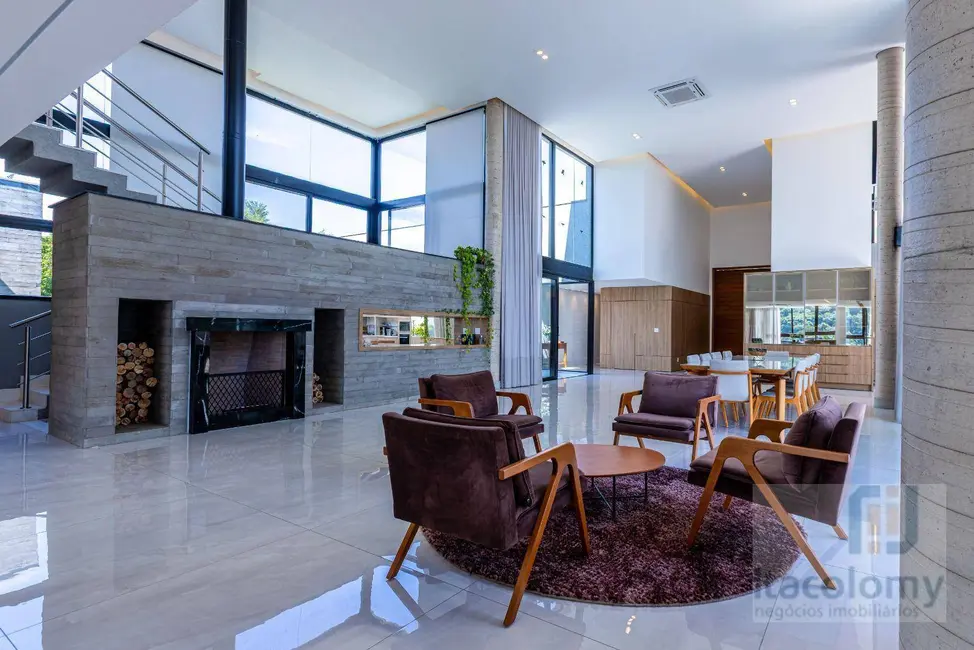 Foto 3 de Casa de Condomínio com 4 quartos à venda e para alugar, 1269m2 em Santana De Parnaiba - SP