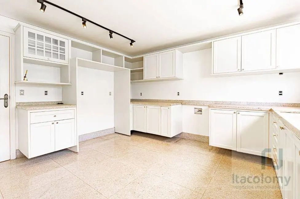 Foto 5 de Casa de Condomínio com 3 quartos para alugar, 1100m2 em Barueri - SP