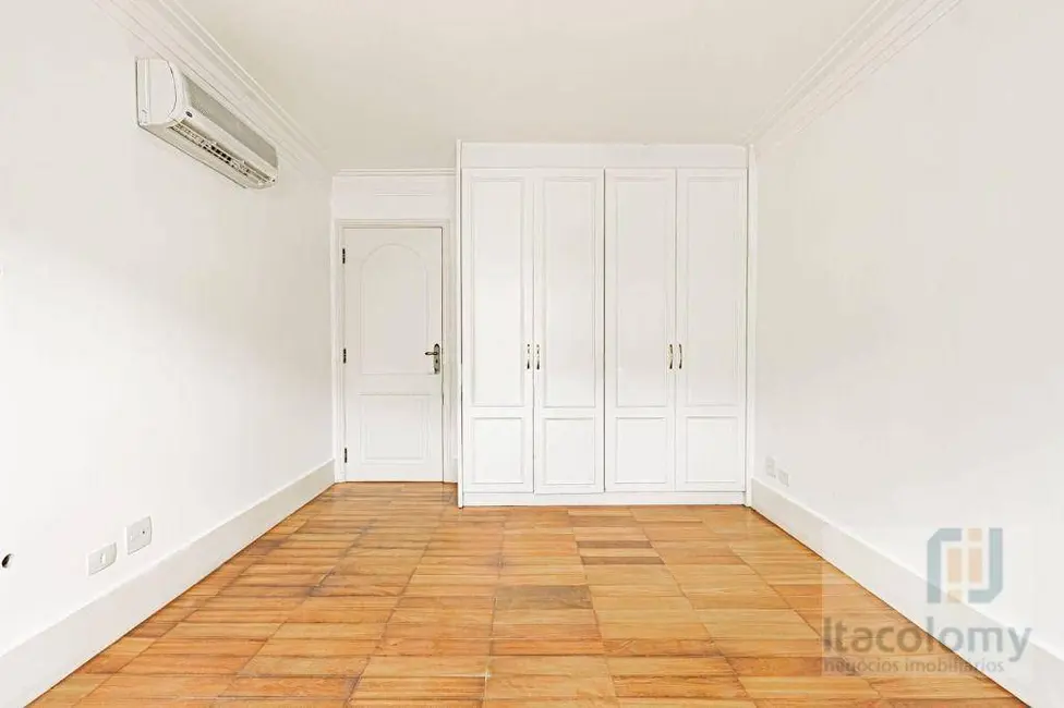 Foto 9 de Casa de Condomínio com 3 quartos para alugar, 1100m2 em Barueri - SP