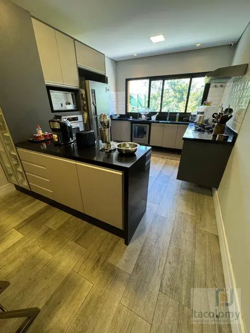 Foto 8 de Casa de Condomínio com 3 quartos à venda e para alugar, 1588m2 em Residencial Tamboré, Barueri - SP