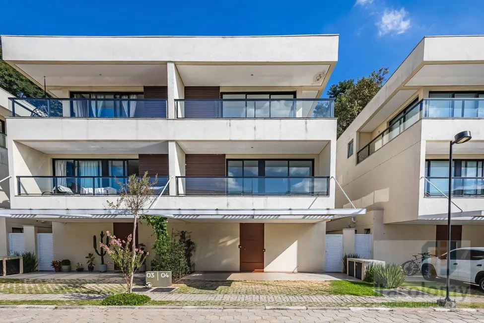 Foto 1 de Casa de Condomínio com 4 quartos à venda, 214m2 em Alphaville, Santana De Parnaiba - SP